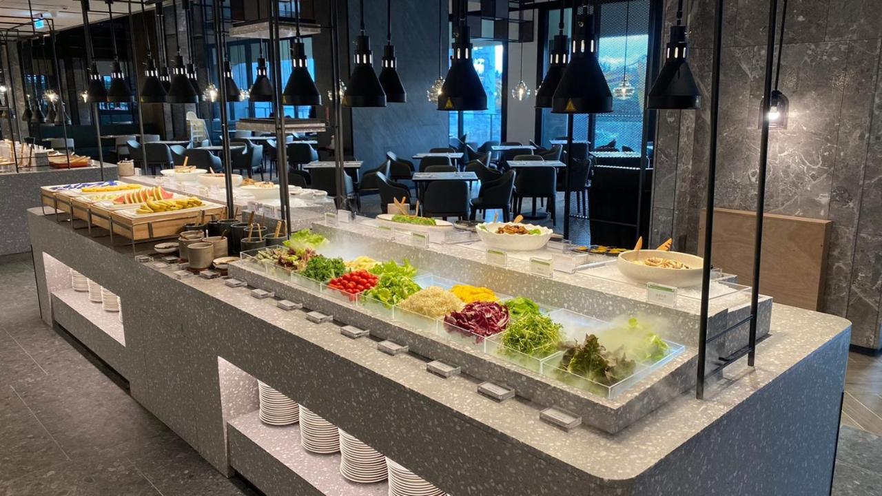 Lakeshore Hotel Hualien Taroko Shunan Bagian luar foto Salad bar