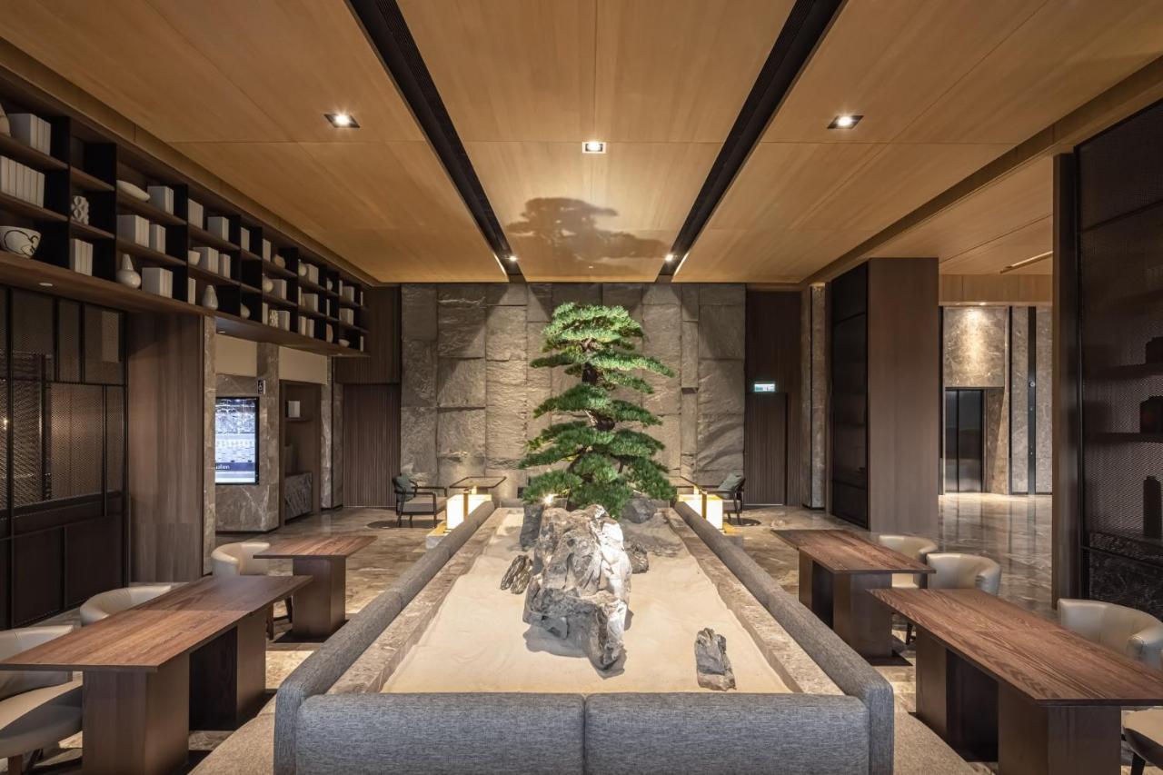 Lakeshore Hotel Hualien Taroko Shunan Bagian luar foto The lobby of the hotel