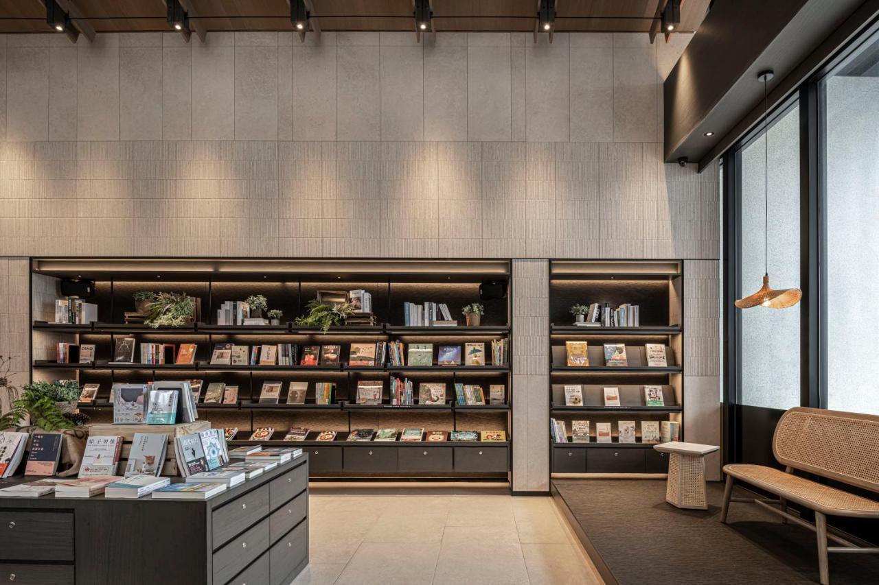 Lakeshore Hotel Hualien Taroko Shunan Bagian luar foto The interior of the store