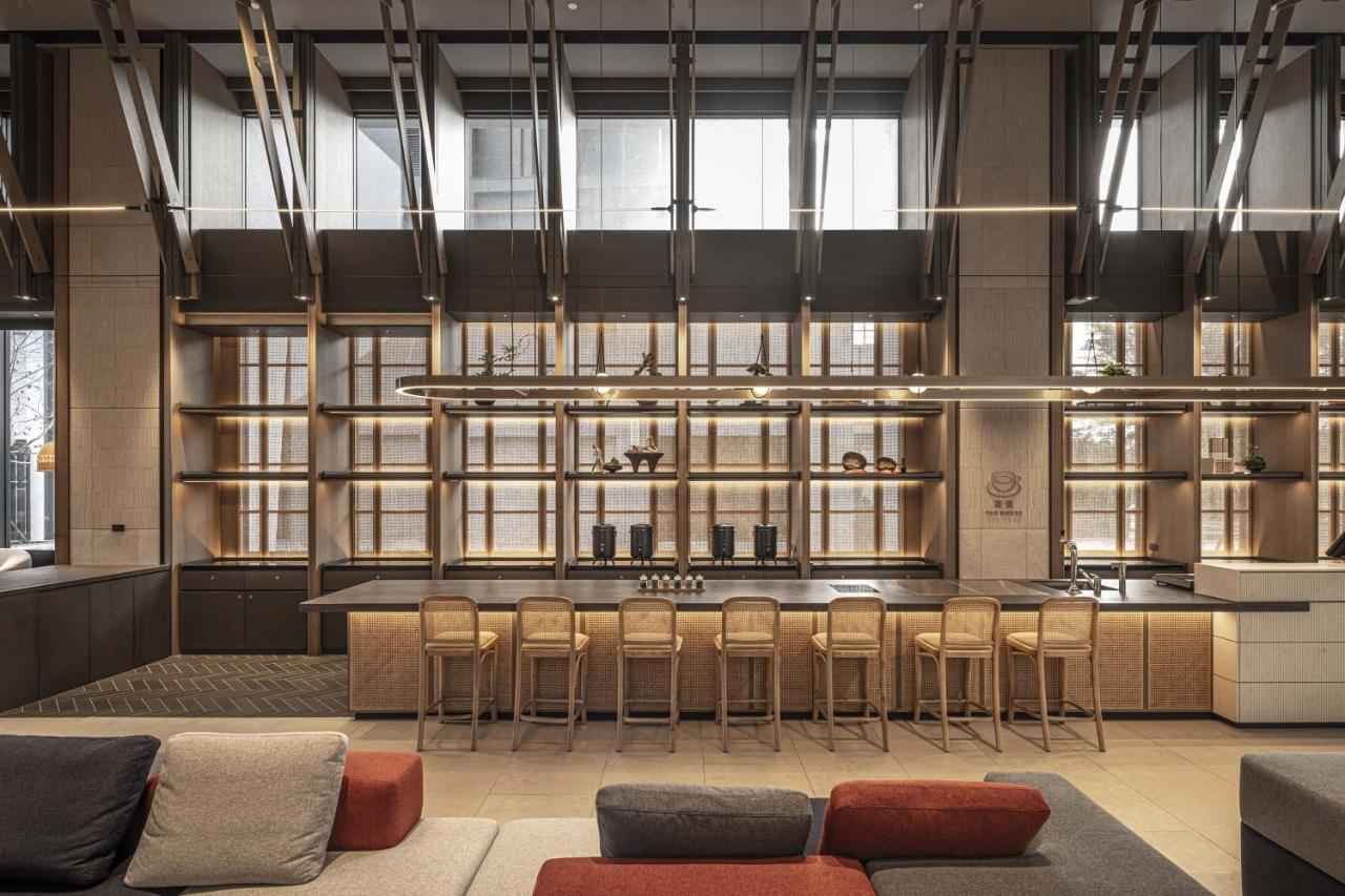 Lakeshore Hotel Hualien Taroko Shunan Bagian luar foto The R&D bar at the Starbucks Reserve Roastery in Seattle