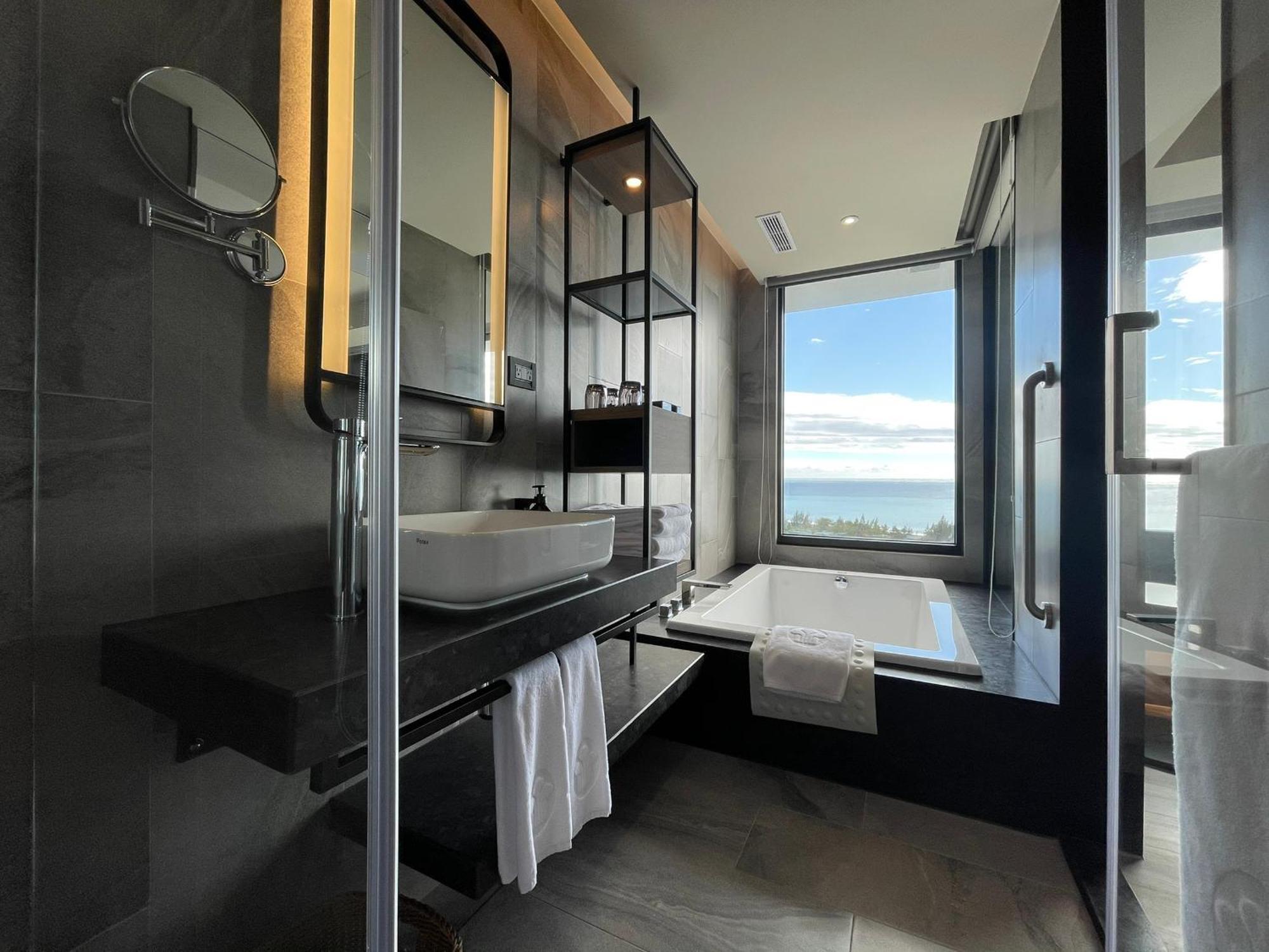 Lakeshore Hotel Hualien Taroko Shunan Ruang foto Bathroom